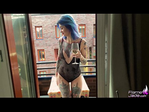 ❤️ Ашық аспан астында аузын сорып, құмарланып жатқан керемет қыз ☑ Порно видео kk.sitevox.top ❤